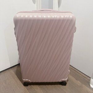 TUMI 19 Degree 31 Inch Expandable Wheeled Spinner Packing Luggage Tauve Texture
